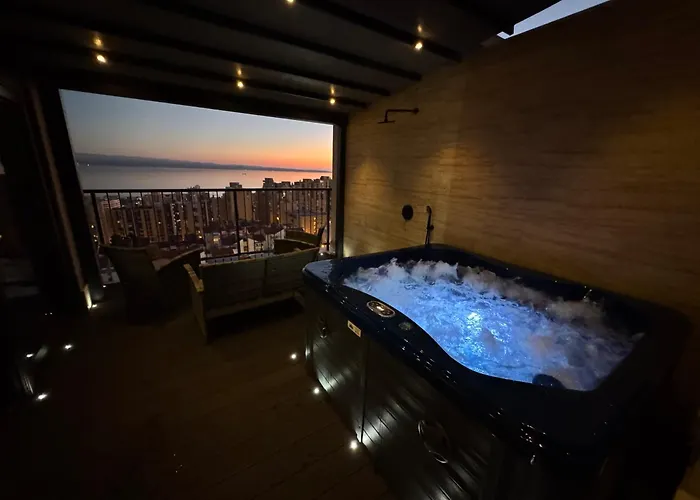 Magic View Luxury Penthouse With Jacuzzi And Sea View Апартаменты