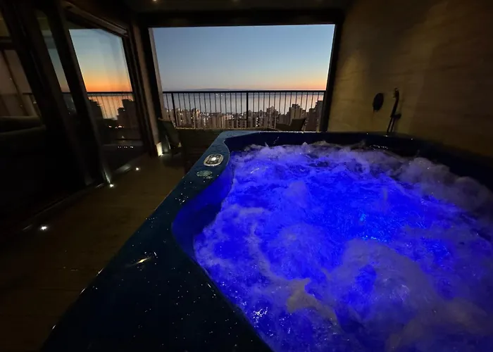 Magic View Luxury Penthouse With Jacuzzi And Sea View Апартаменты Сплит