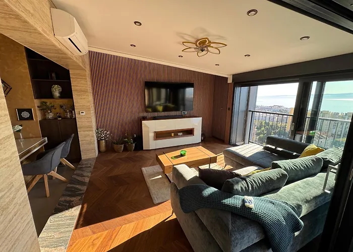 Апартаменты Magic View Luxury Penthouse With Jacuzzi And Sea View *