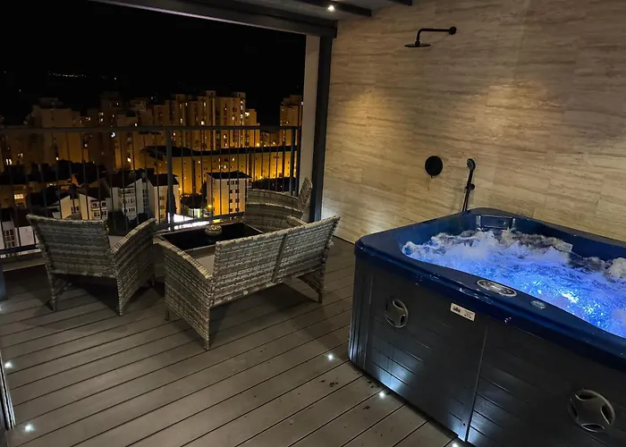 Апартаменты Magic View Luxury Penthouse With Jacuzzi And Sea View Сплит