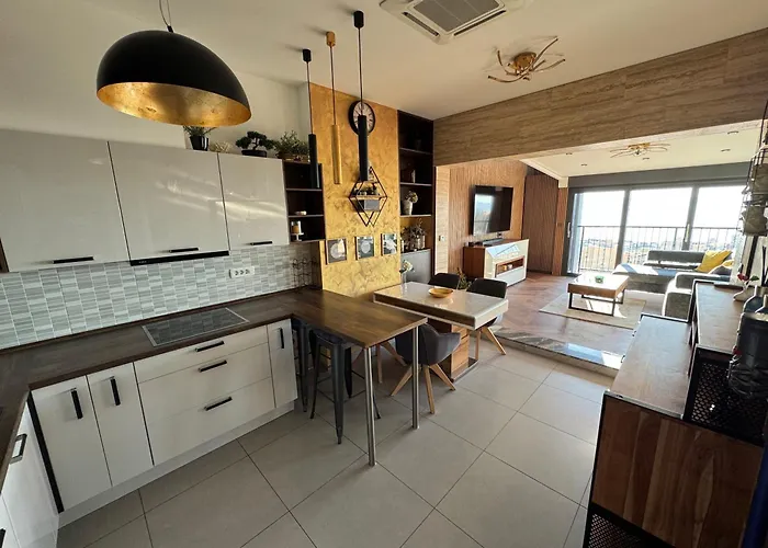 Апартаменты Magic View Luxury Penthouse With Jacuzzi And Sea View *