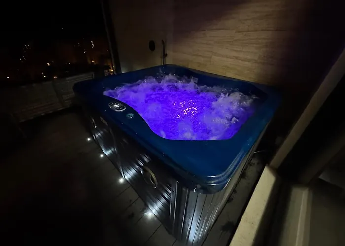 Magic View Luxury Penthouse With Jacuzzi And Sea View *