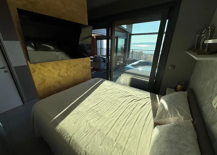 Magic View Luxury Penthouse With Jacuzzi And Sea View Apartament *