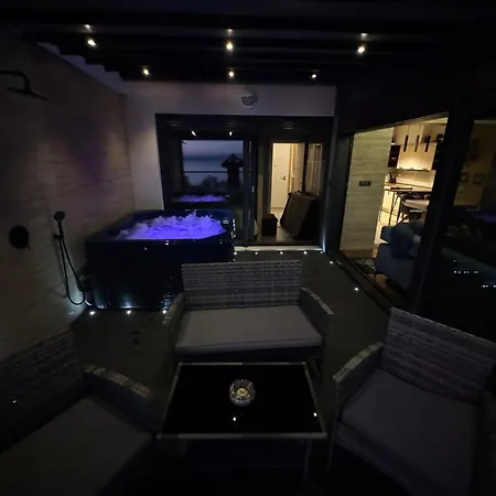 Magic View Luxury Penthouse With Jacuzzi And Sea View شقة *