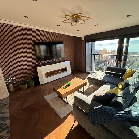 Magic View Luxury Penthouse With Jacuzzi And Sea View