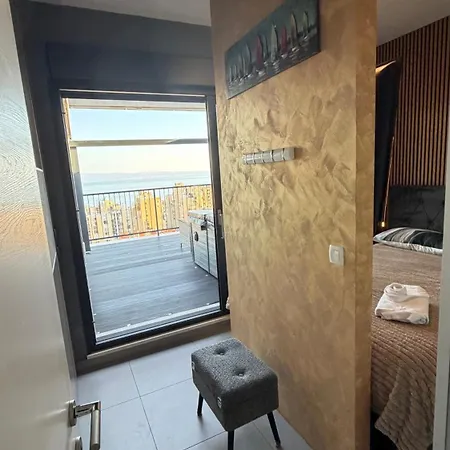 Magic View Luxury Penthouse With Jacuzzi And Sea View